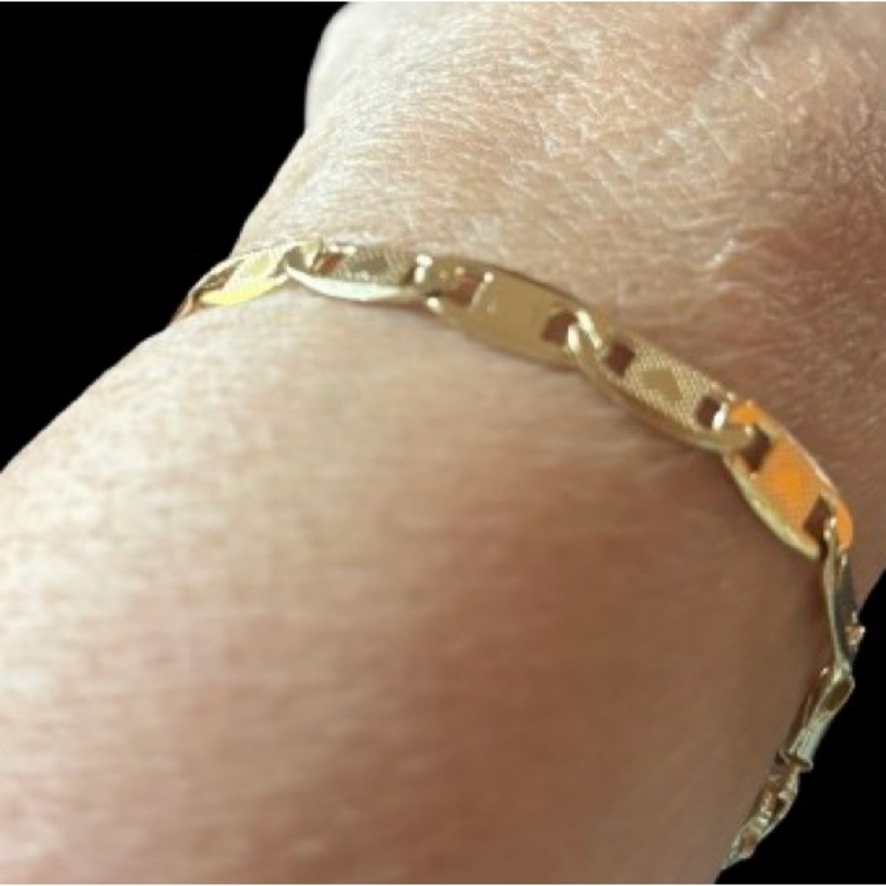 Pretty Bird Jewelry 18K Yellow Gold Plated Bracelet